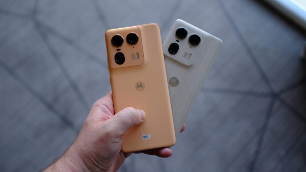 Motorola presentó en Uruguay los nuevos modelos de la familia edge y sus moto buds