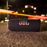 JBL recomienda parlantes a la hora de ir a la playa